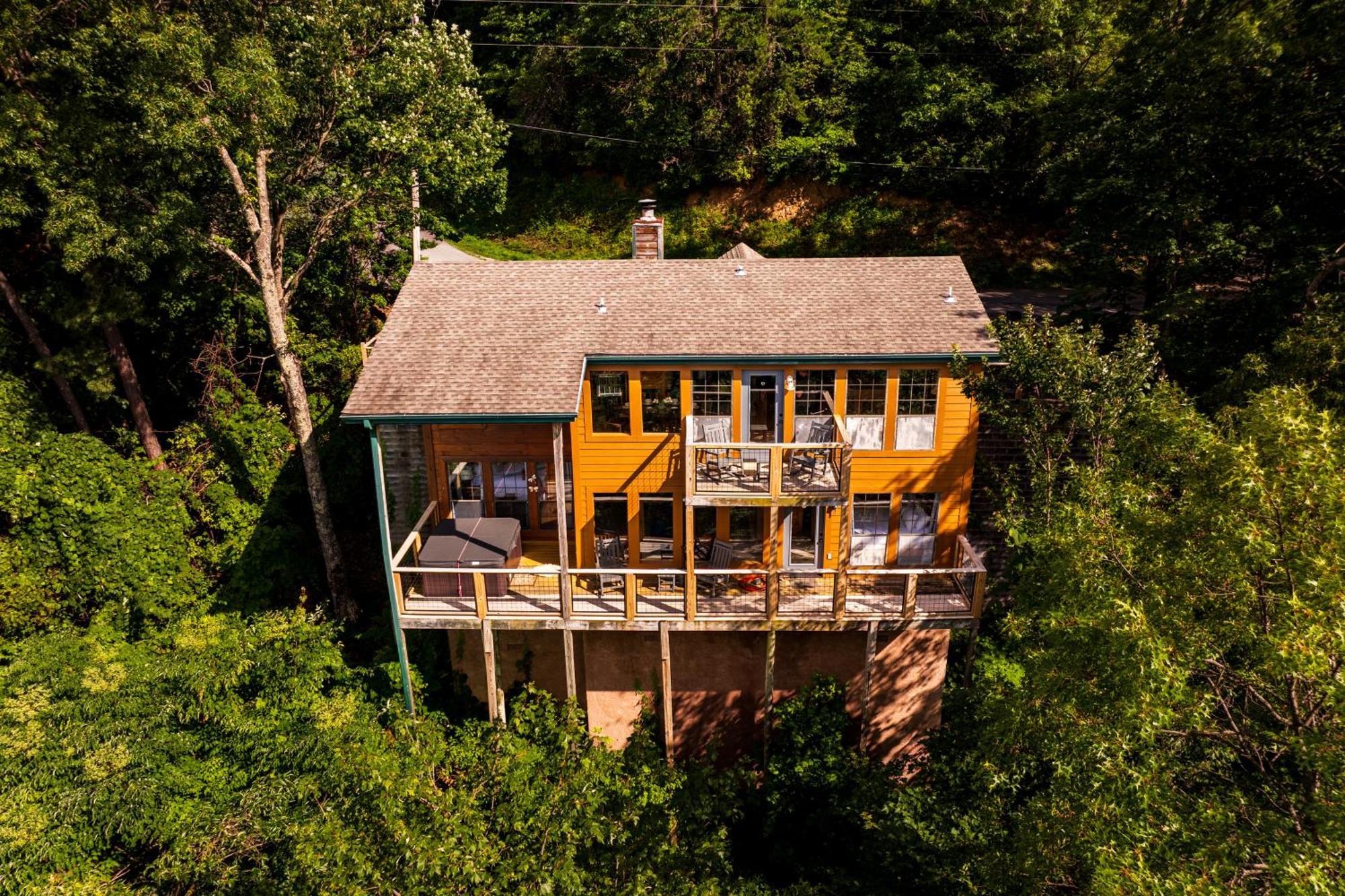 Вилла Elevista - Quaint&Private-Views-Hottub-Pooltable-Bears-3 Clubhouse Pools Гатлинбург Экстерьер фото