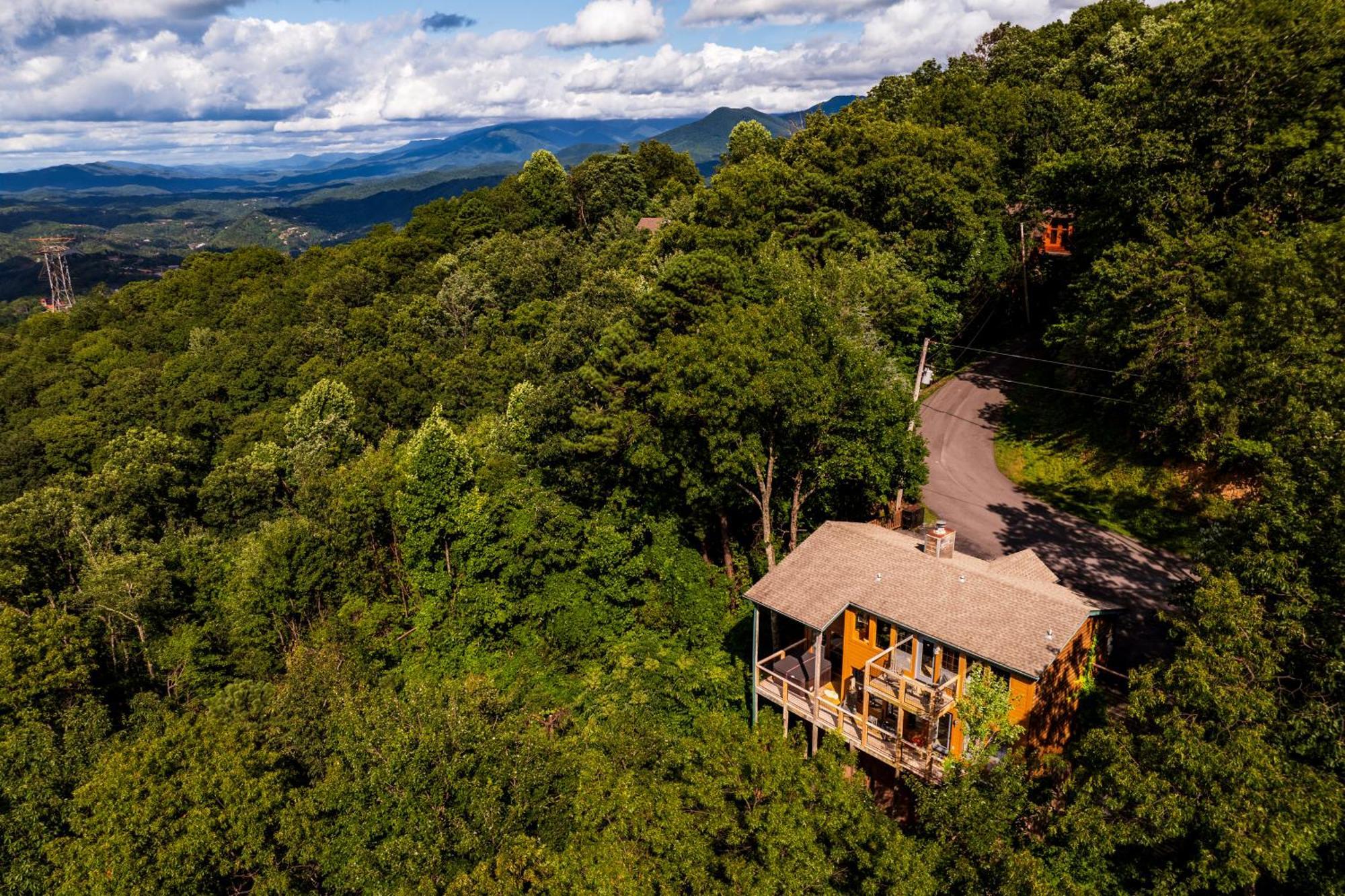 Вилла Elevista - Quaint&Private-Views-Hottub-Pooltable-Bears-3 Clubhouse Pools Гатлинбург Экстерьер фото